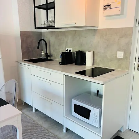 Vue Berges Avec Piscine